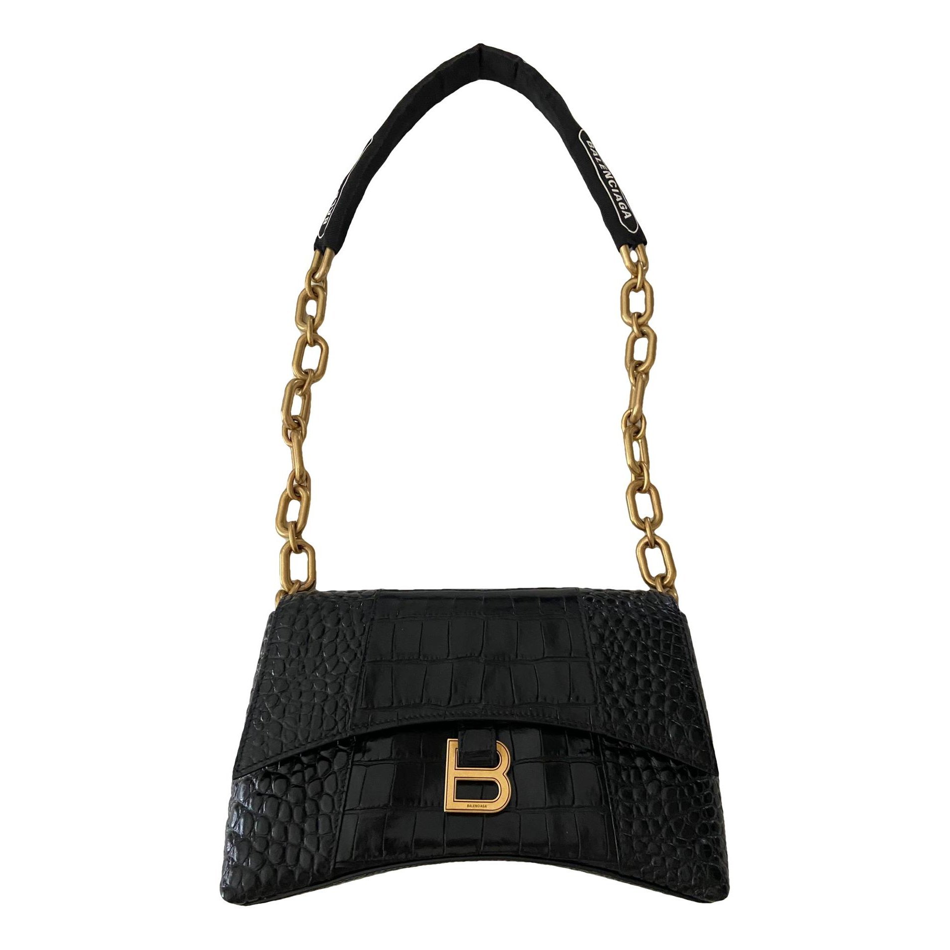 Downtown Chain patent leather handbag