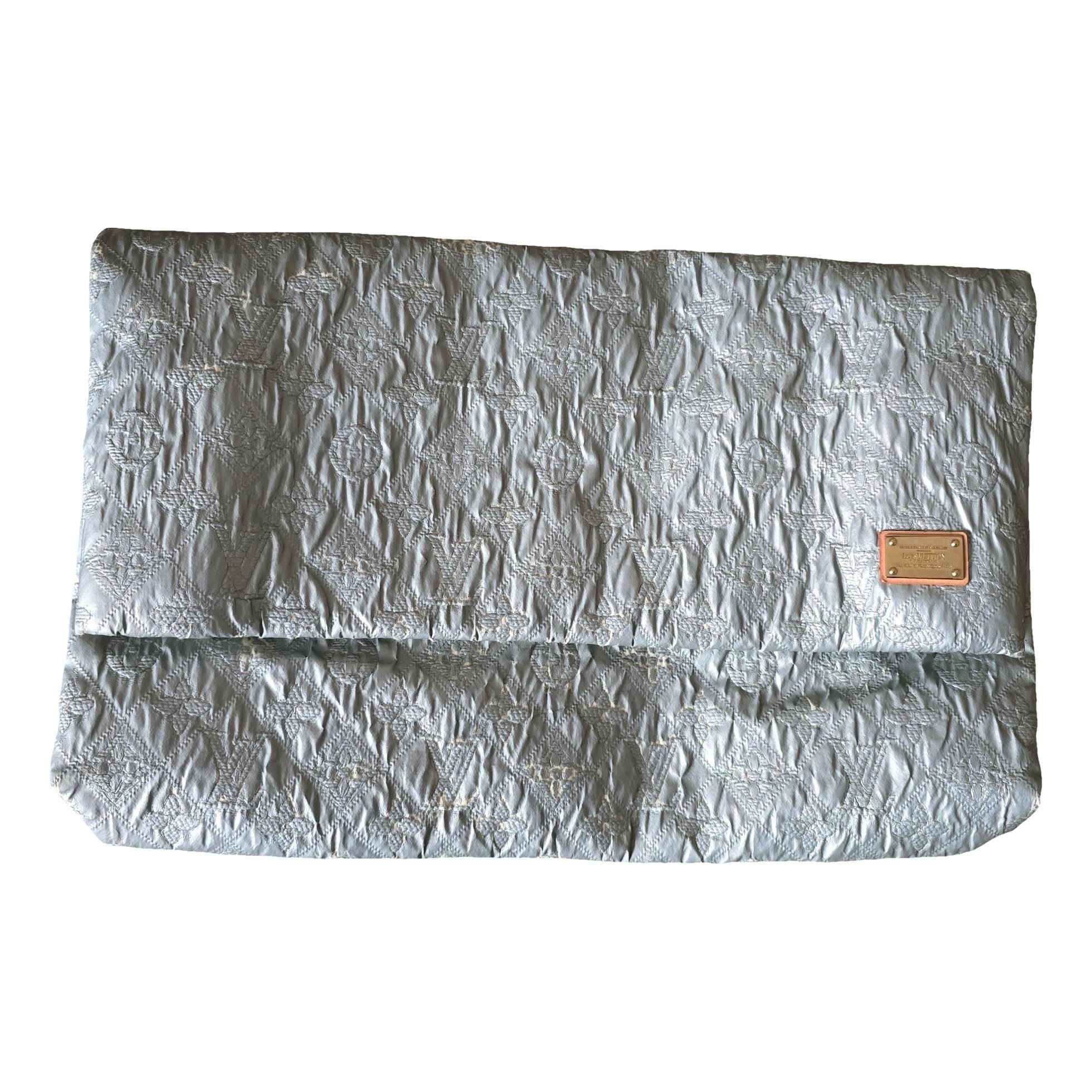 Limelight cloth clutch bag