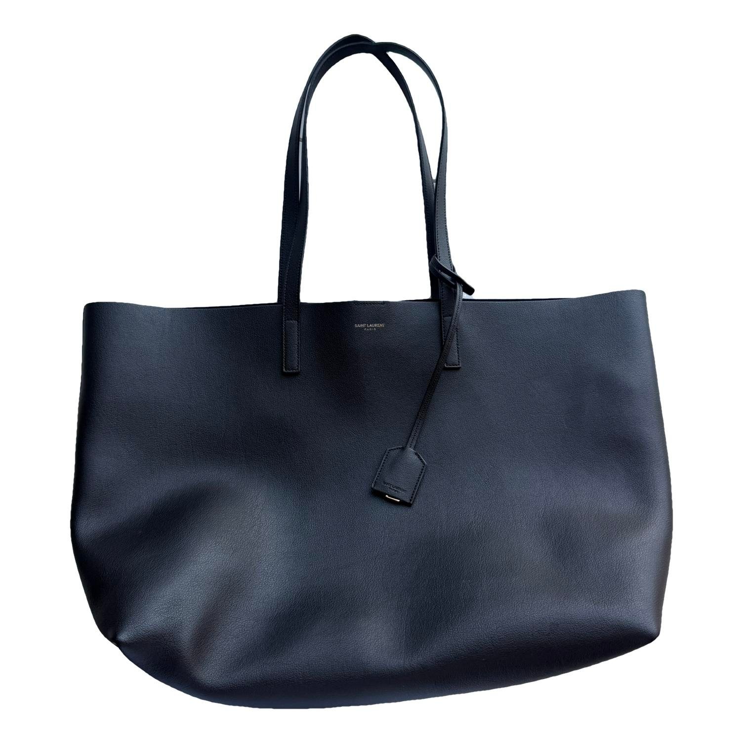 Leather travel bag