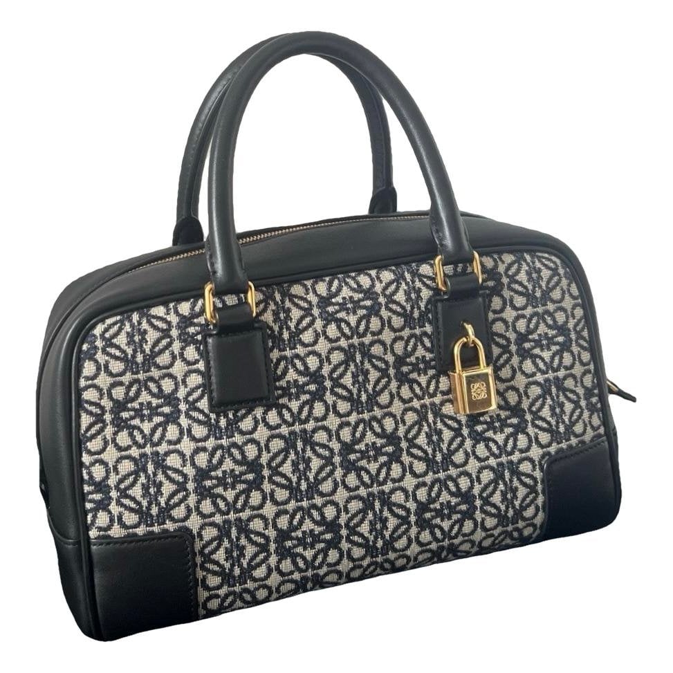 Amazona leather handbag