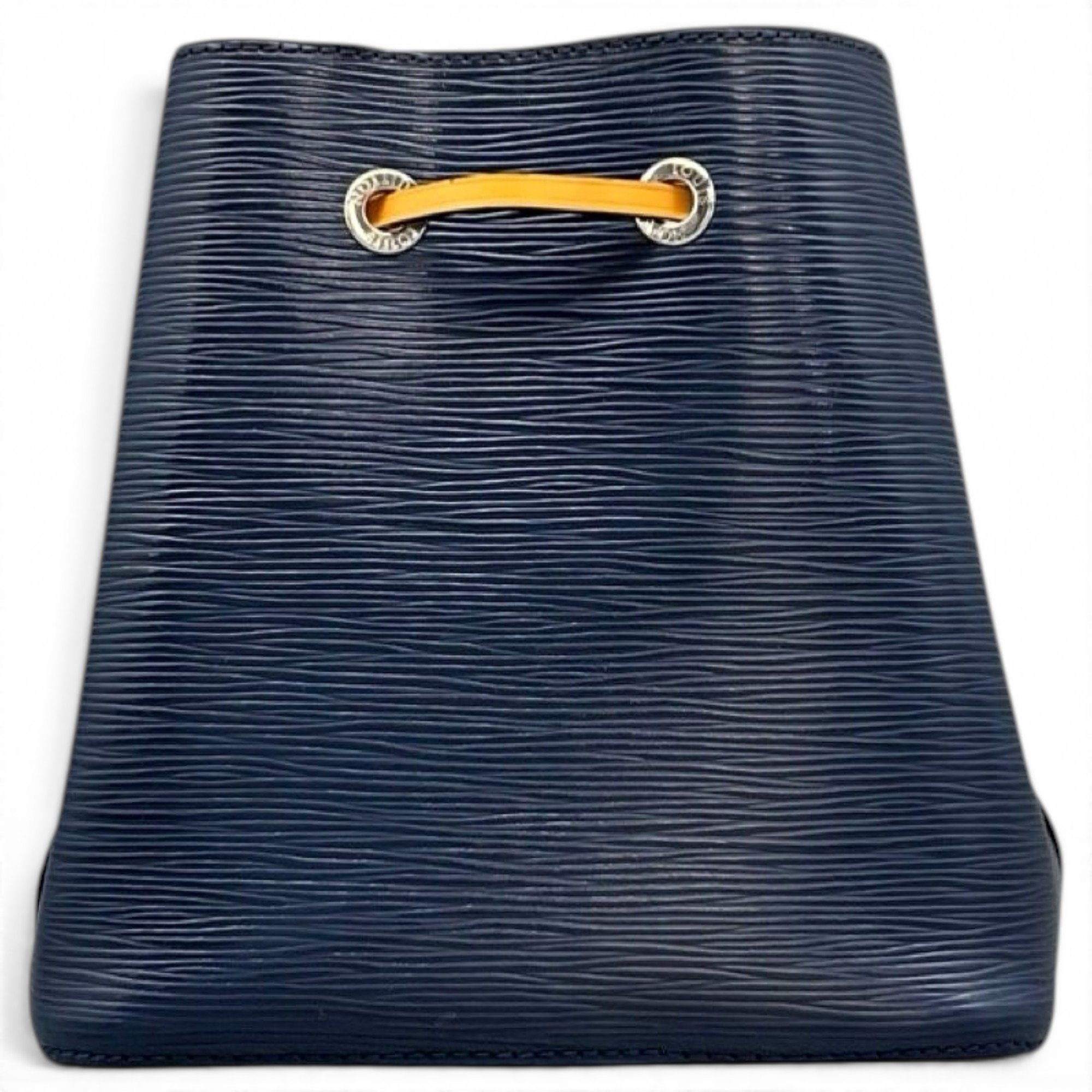 Louis Vuitton Noé leather handbag