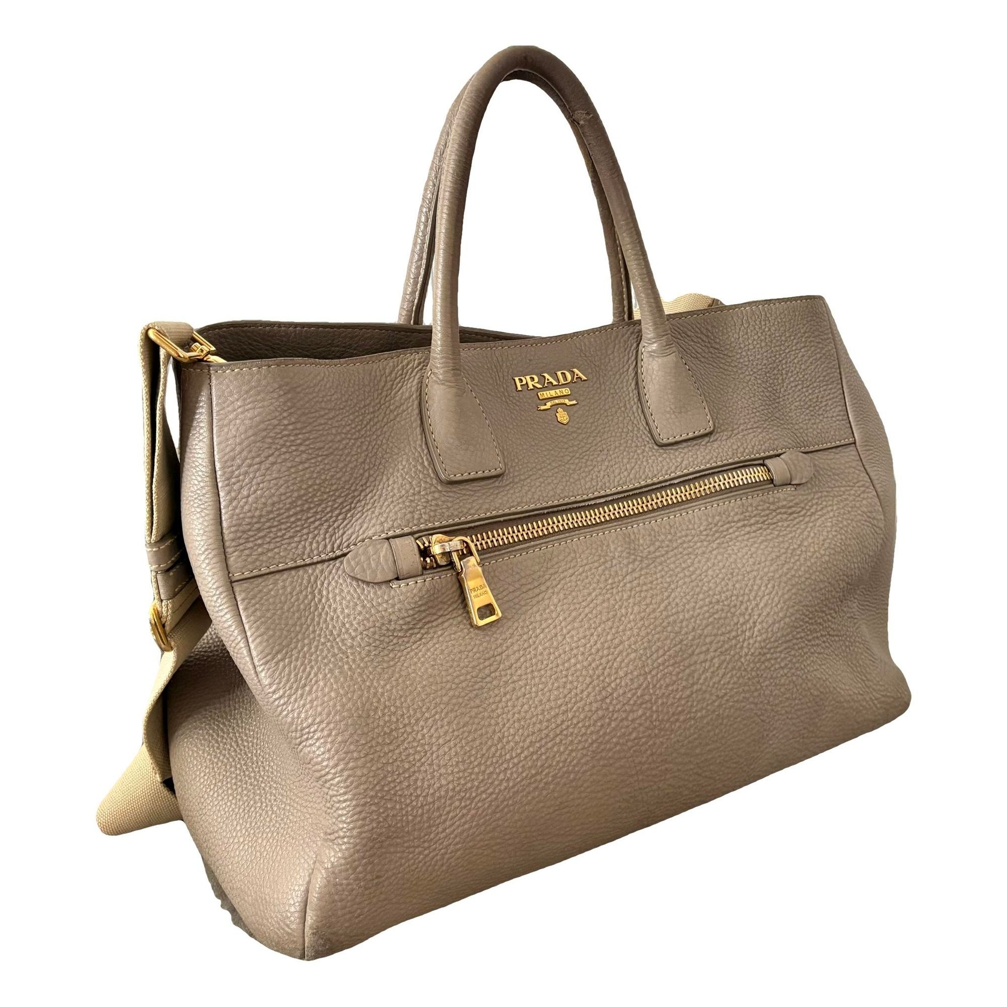 Monochrome leather tote