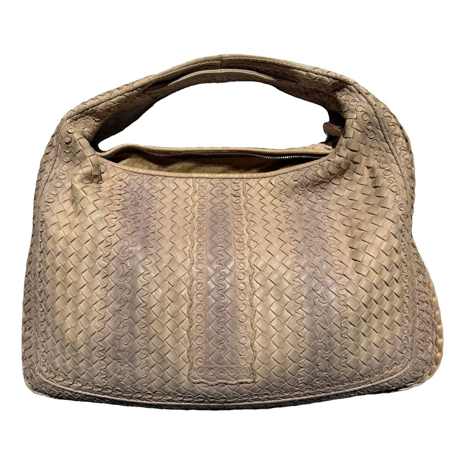 Veneta leather handbag