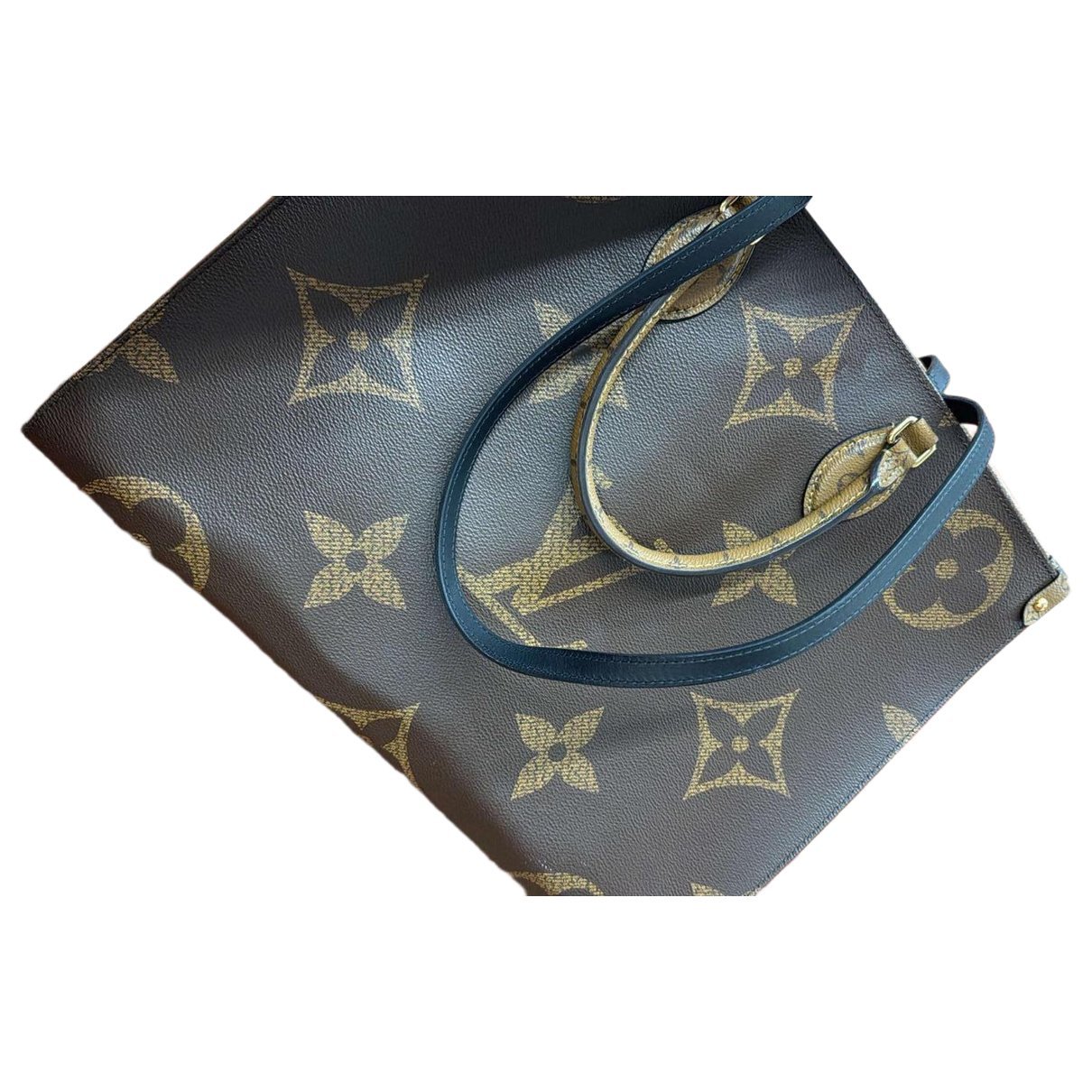 Onthego leather handbag