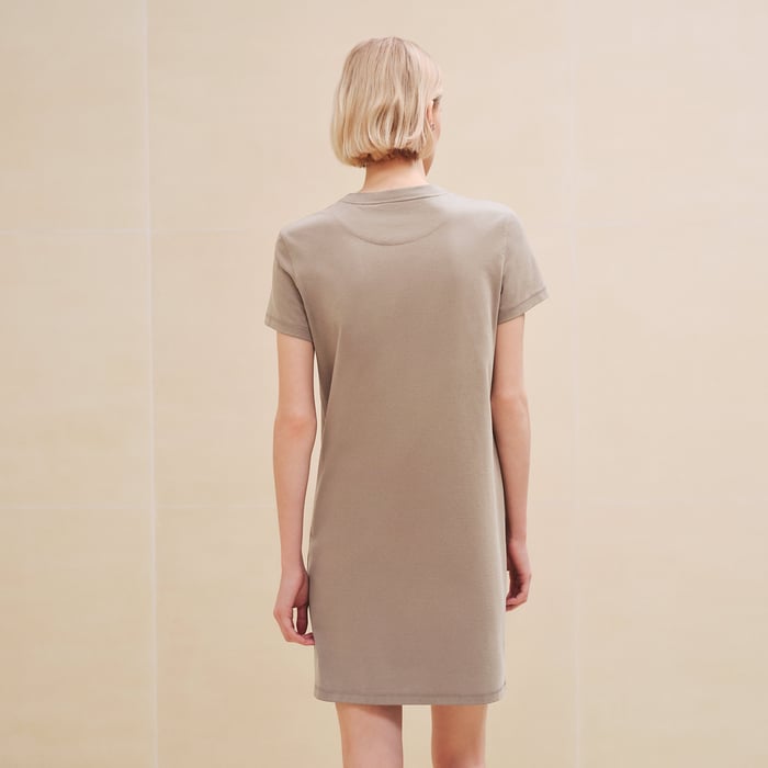 Vestido Recto Con Bolsillo Bordado