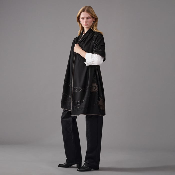 Noir La Promenade Du Matin Embroidered Stole