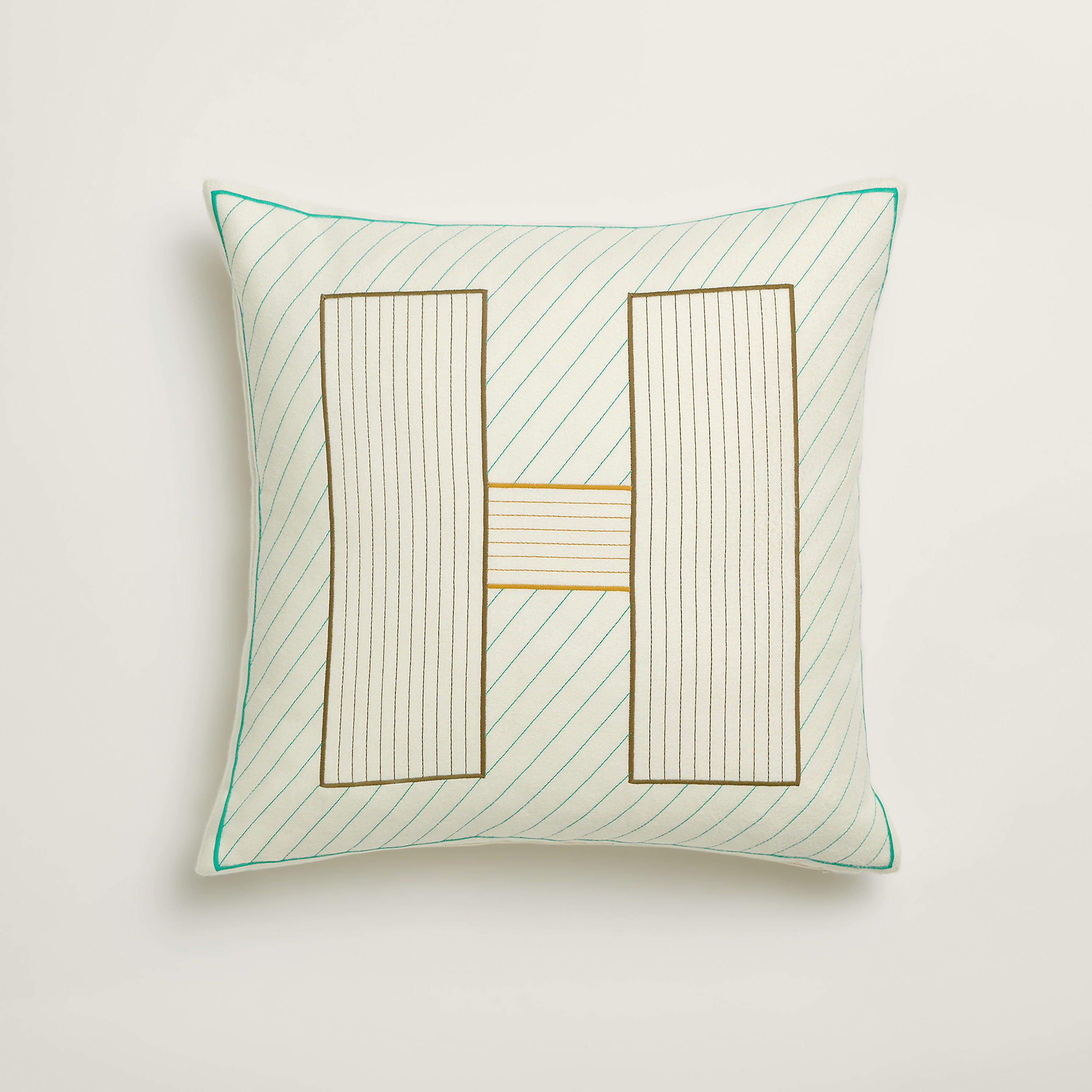 Objets du Faubourg H pillow