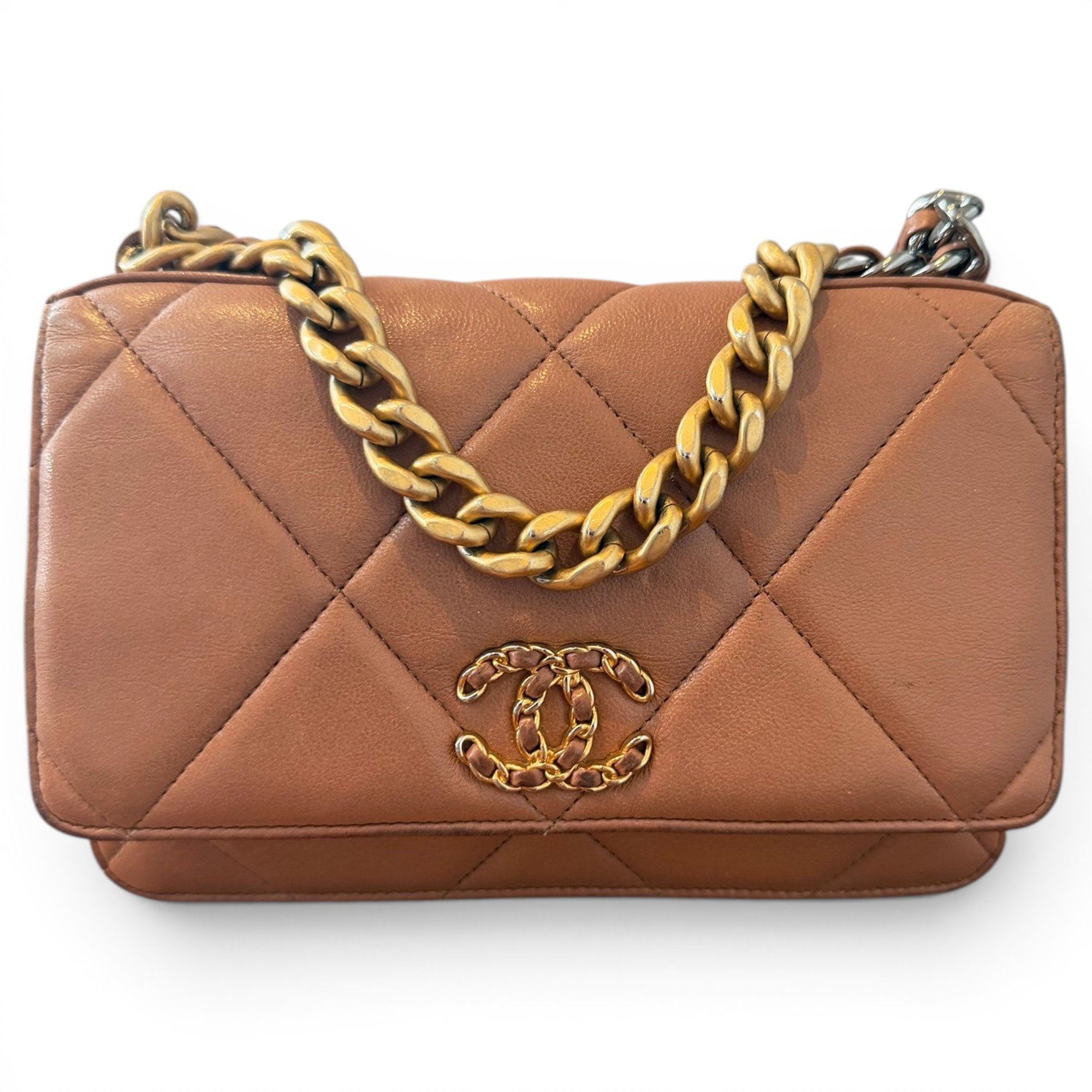 Chanel 19 leather handbag