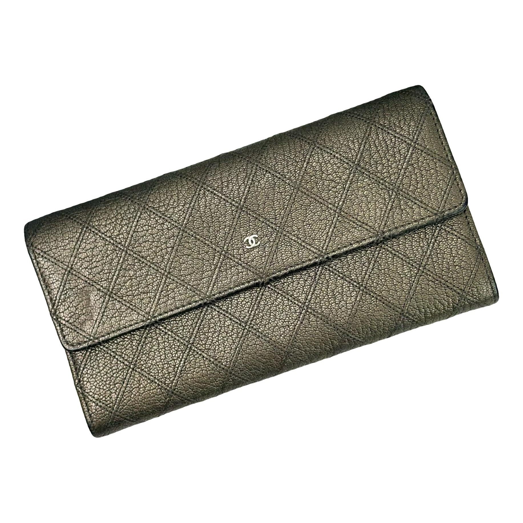 Wallet On Chain Timeless/Classique leather crossbody bag