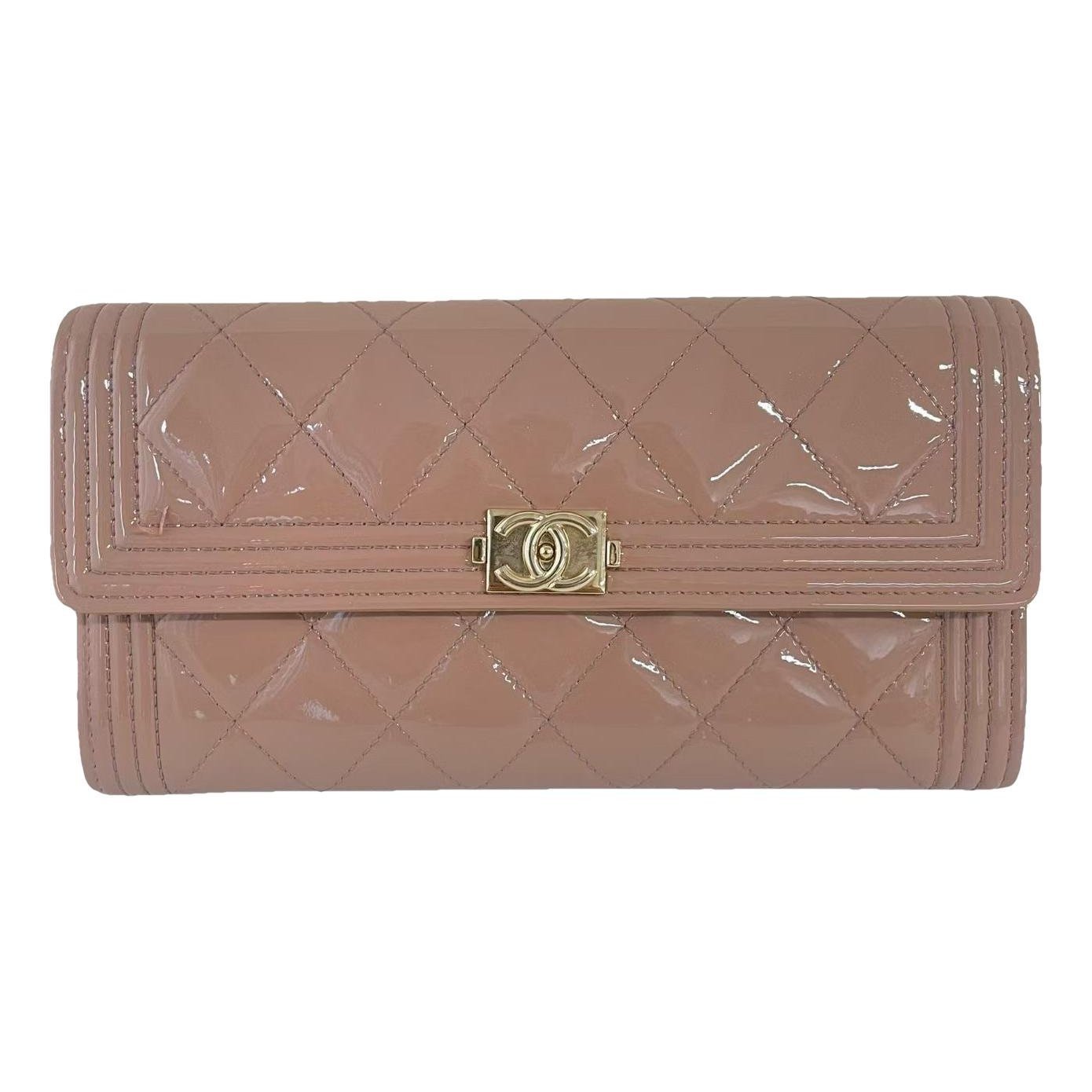 Patent leather clutch bag