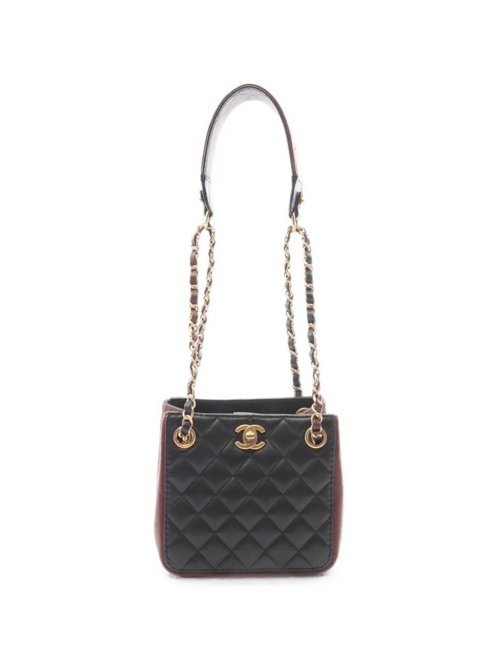 2020-2021 Matelassé bucket bag