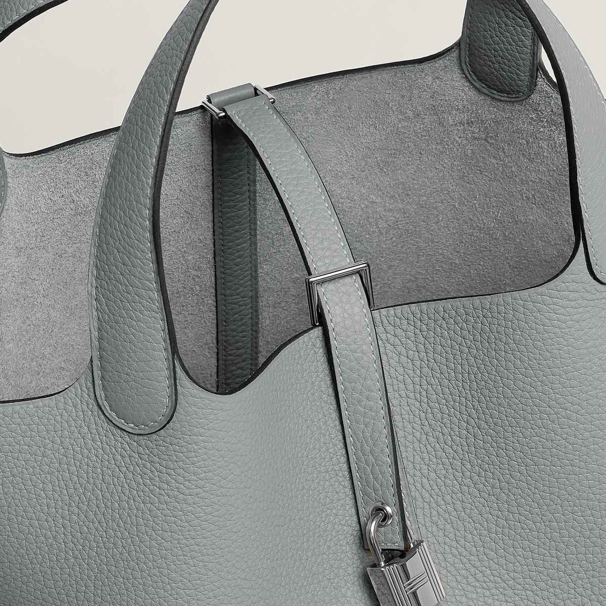 Gris Pantin Picotin Lock 22 Bag