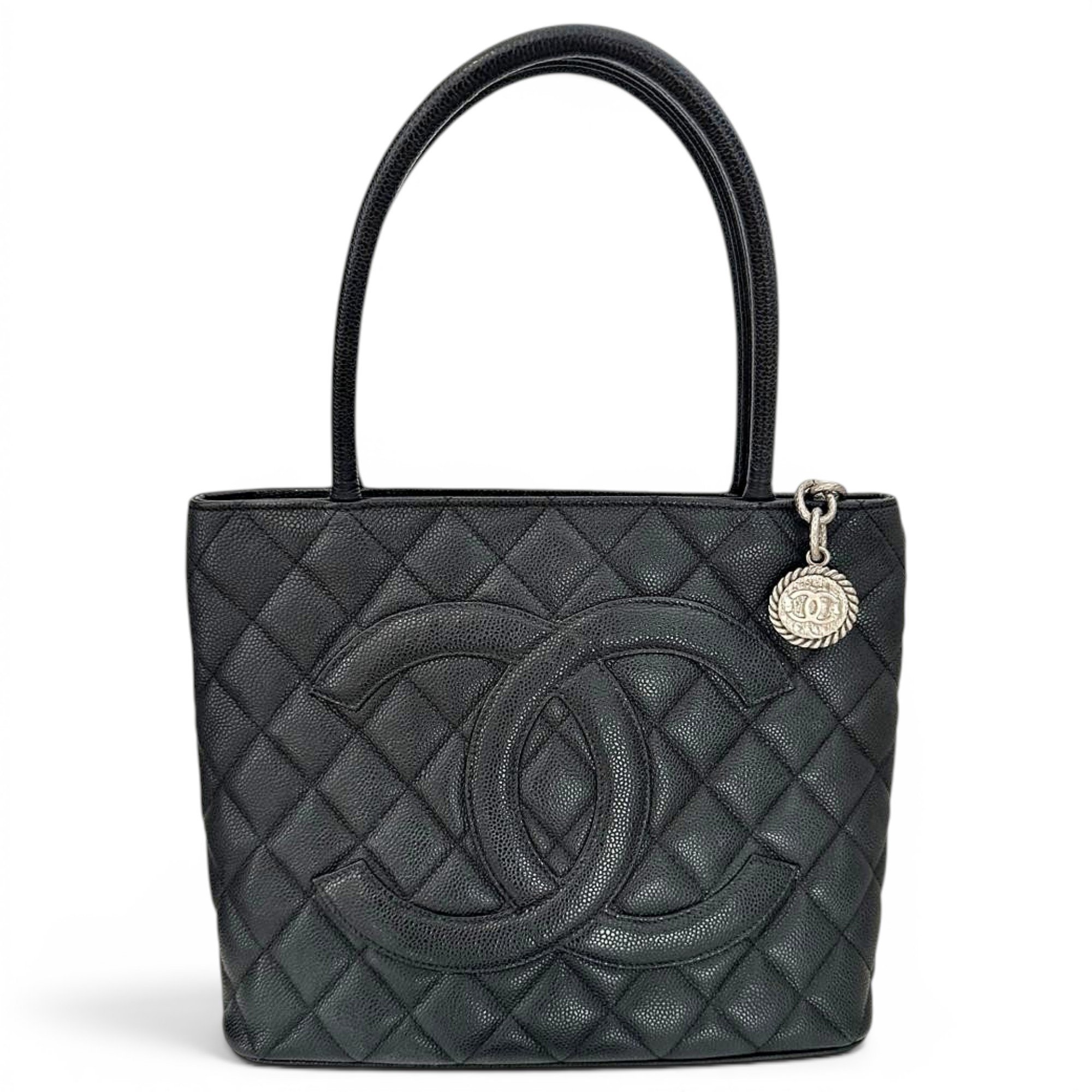 Médaillon leather tote