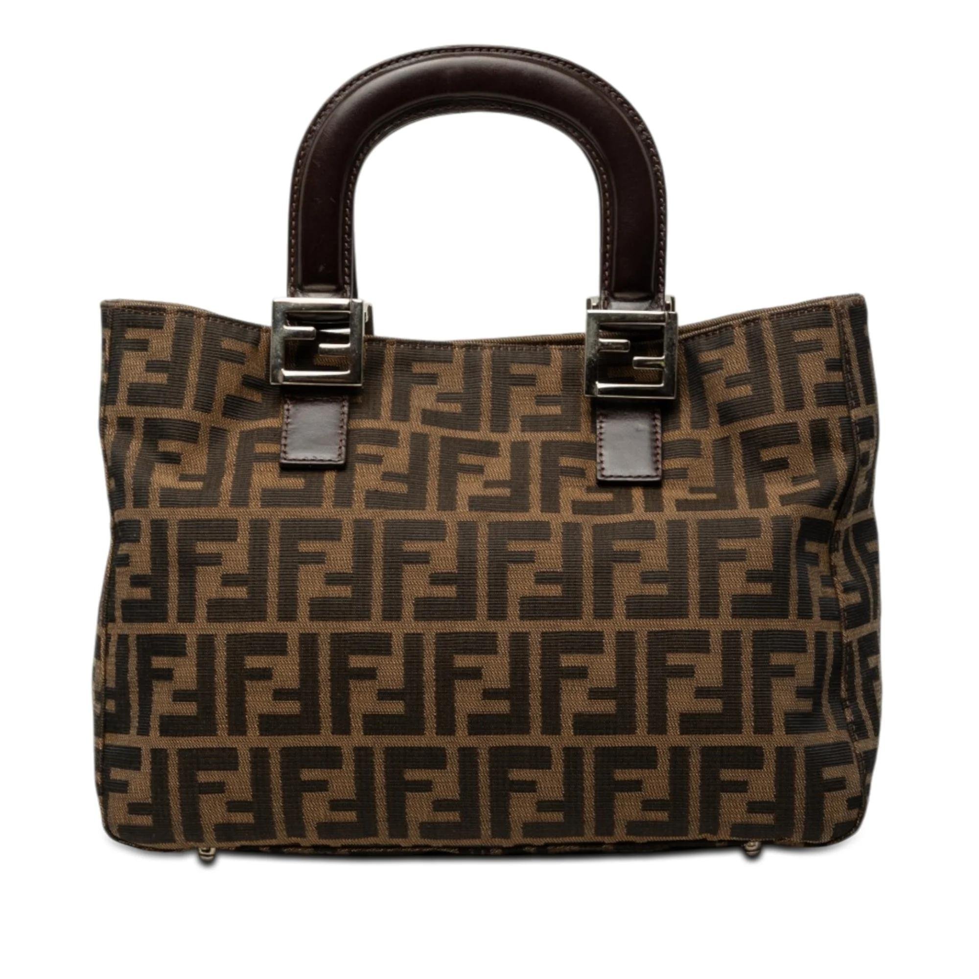 Pocket leather tote