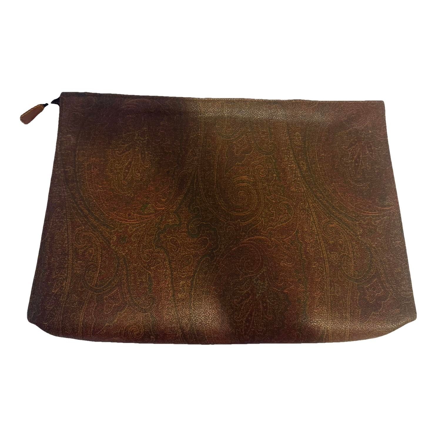 Leather clutch bag