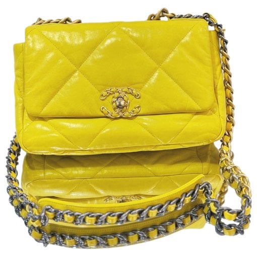 Chanel 19 leather handbag