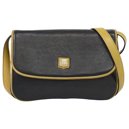 Case flap leather handbag