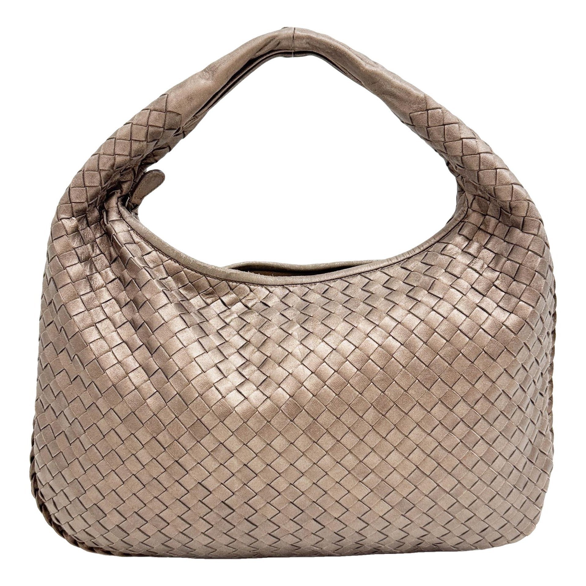 Veneta leather handbag