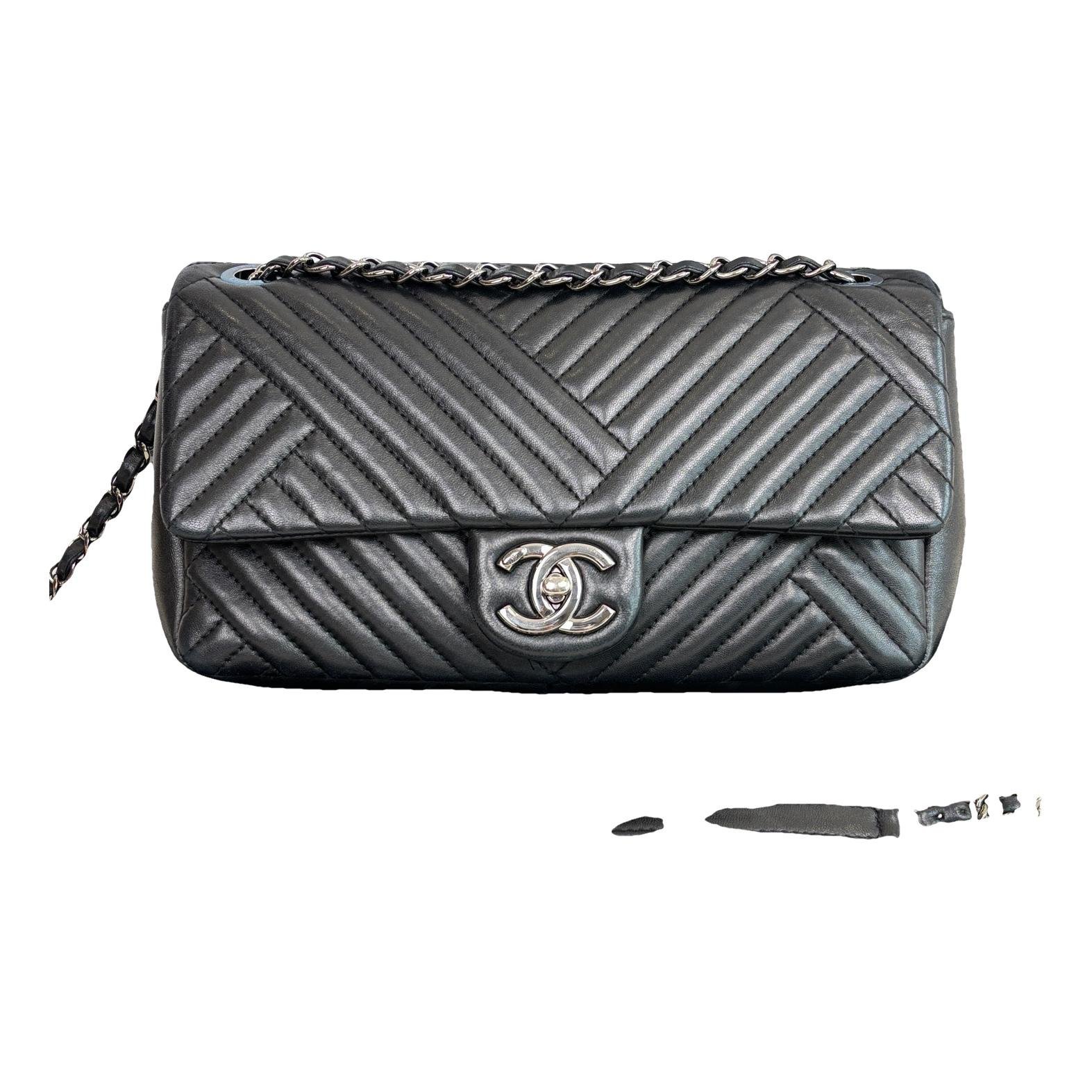 Timeless/Classique leather crossbody bag