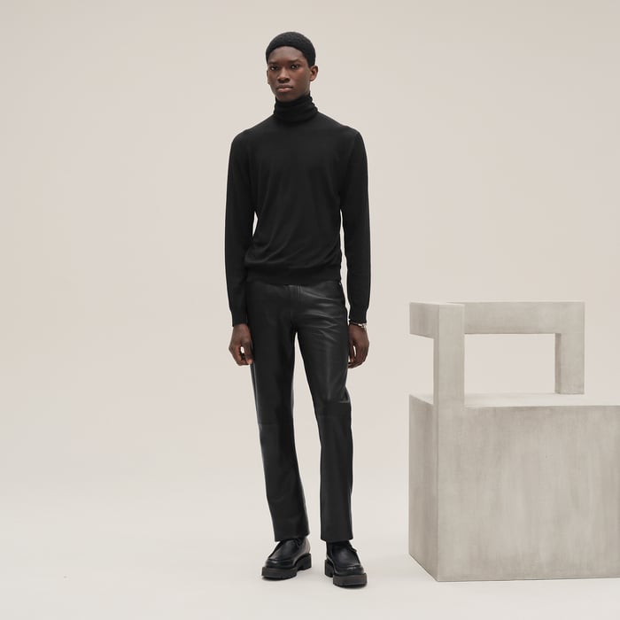 Noir "Detail H" Turtleneck Sweater