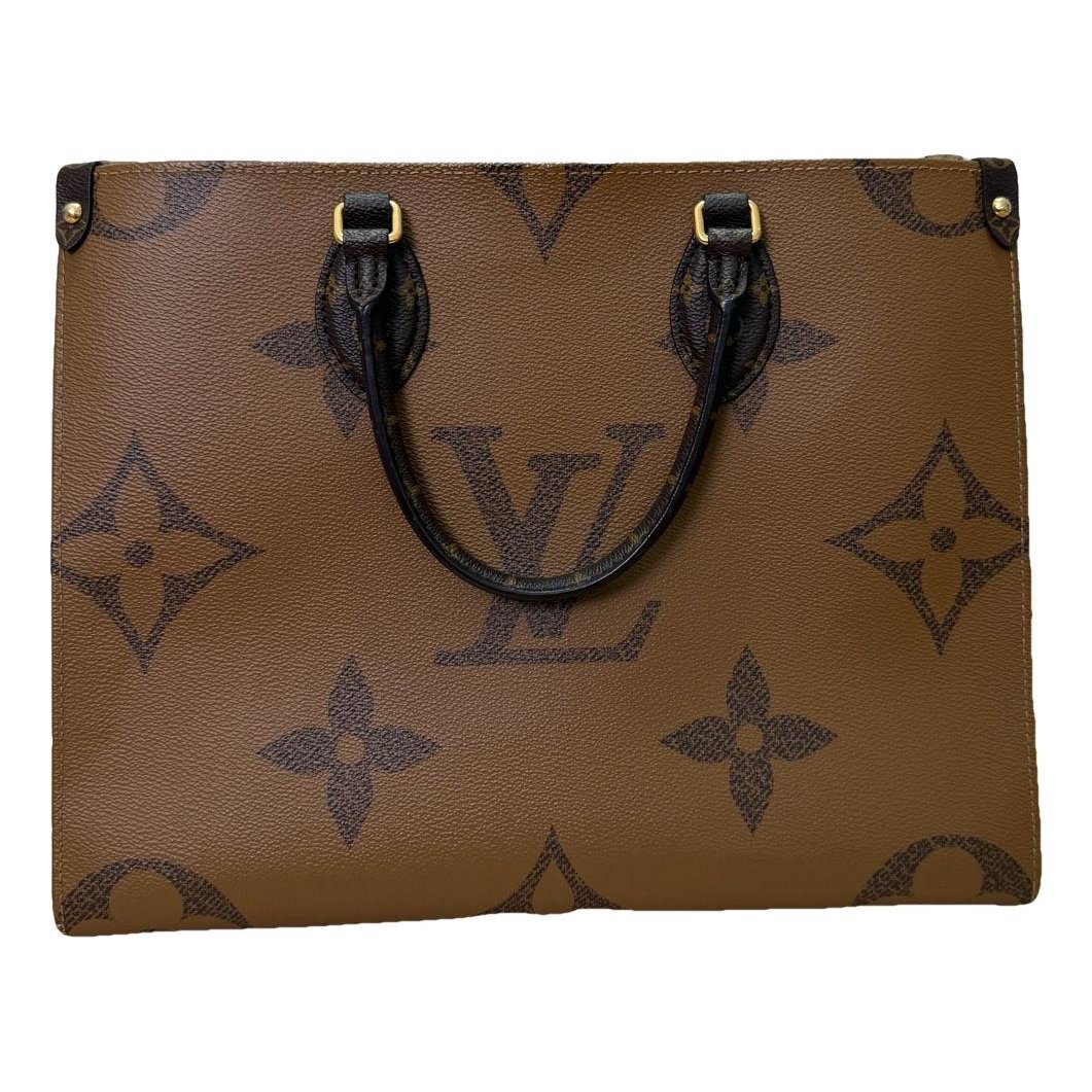 Onthego leather handbag