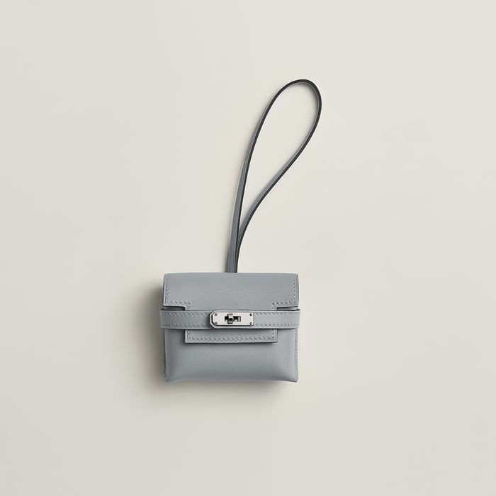 Gris Pantin Kellyfestival Charm