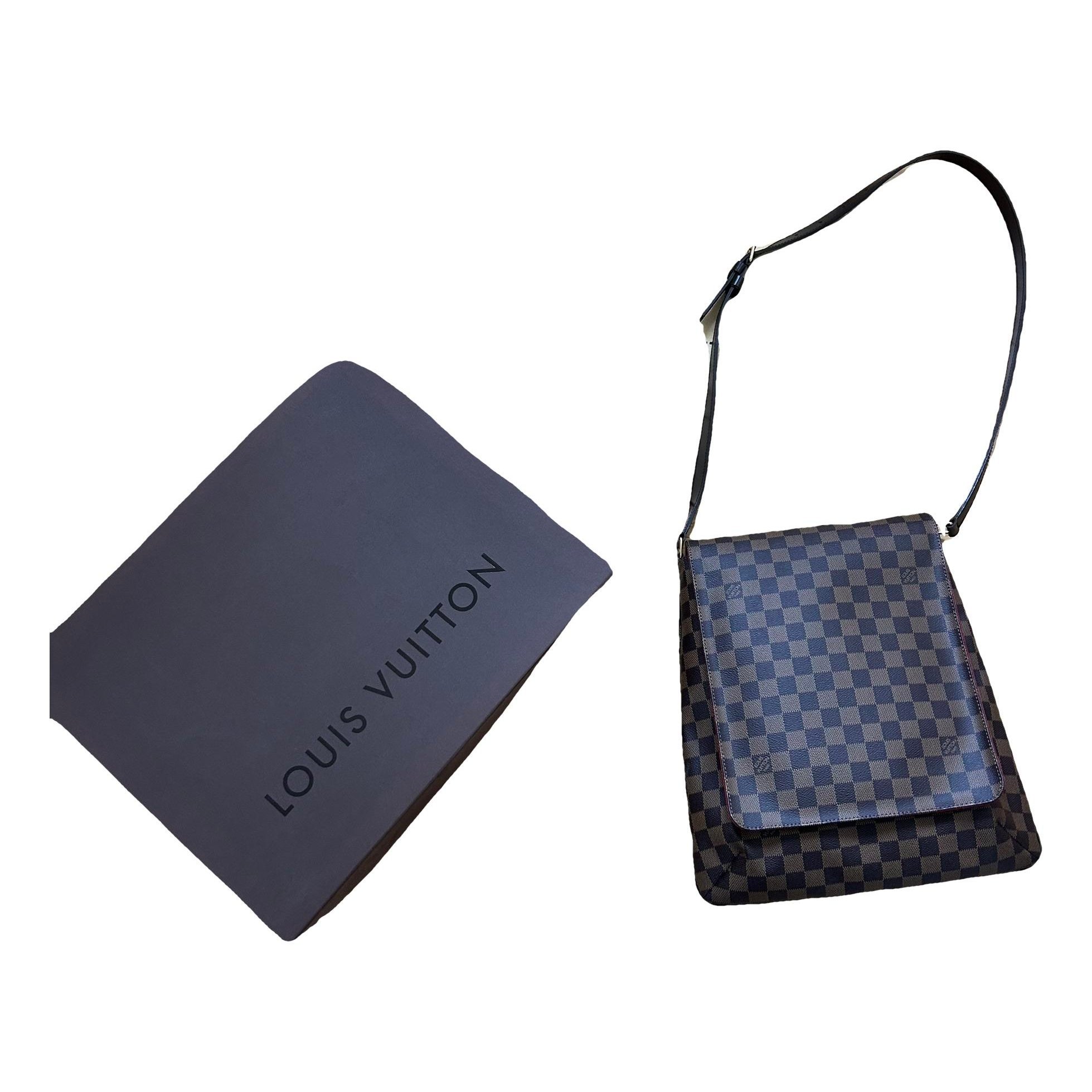 Musette leather crossbody bag