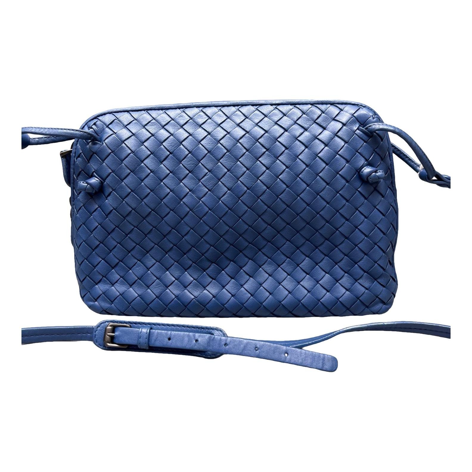 Loop leather handbag