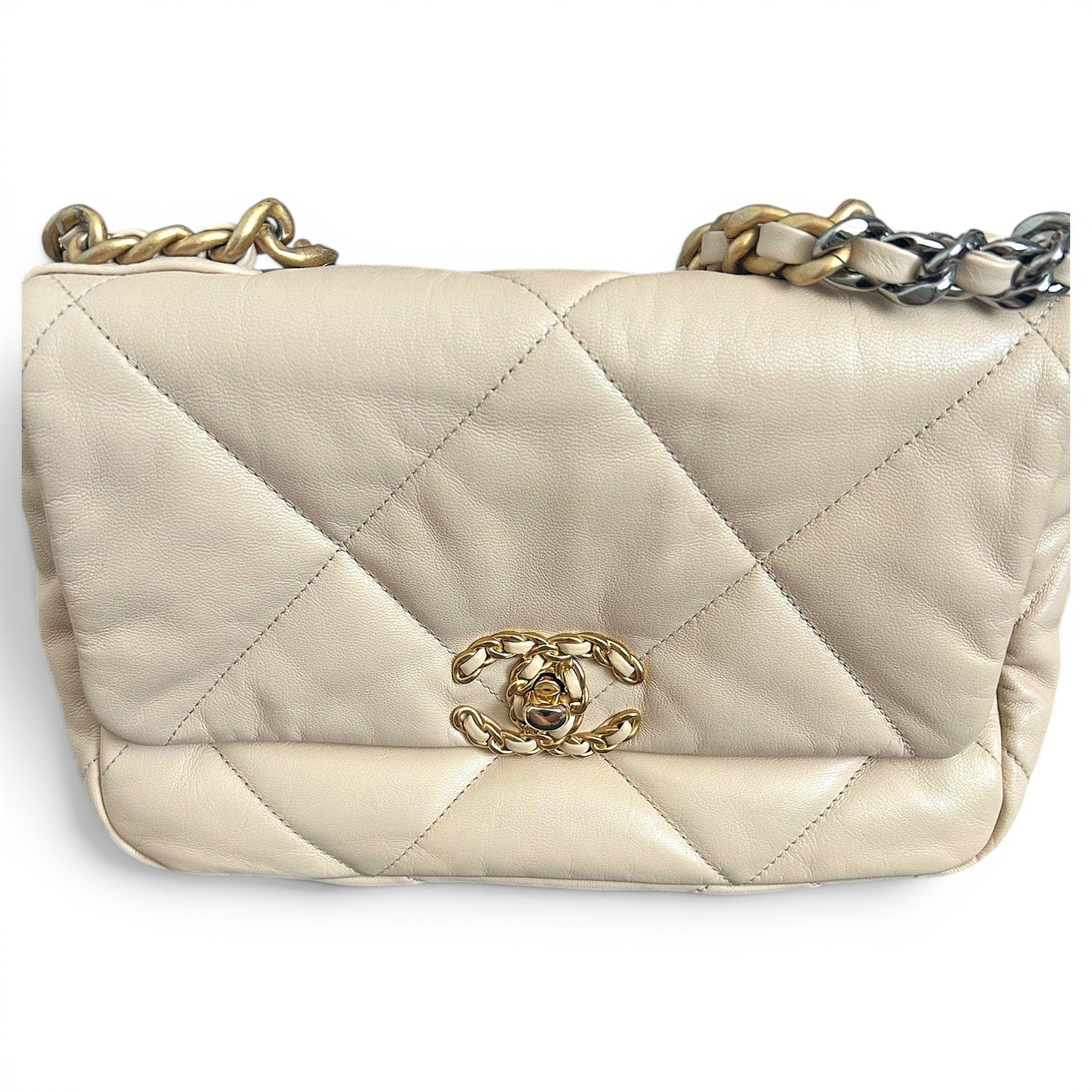 Chanel 19 leather handbag