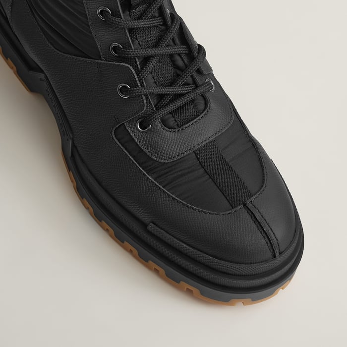 Noir Grip Ankle Boot