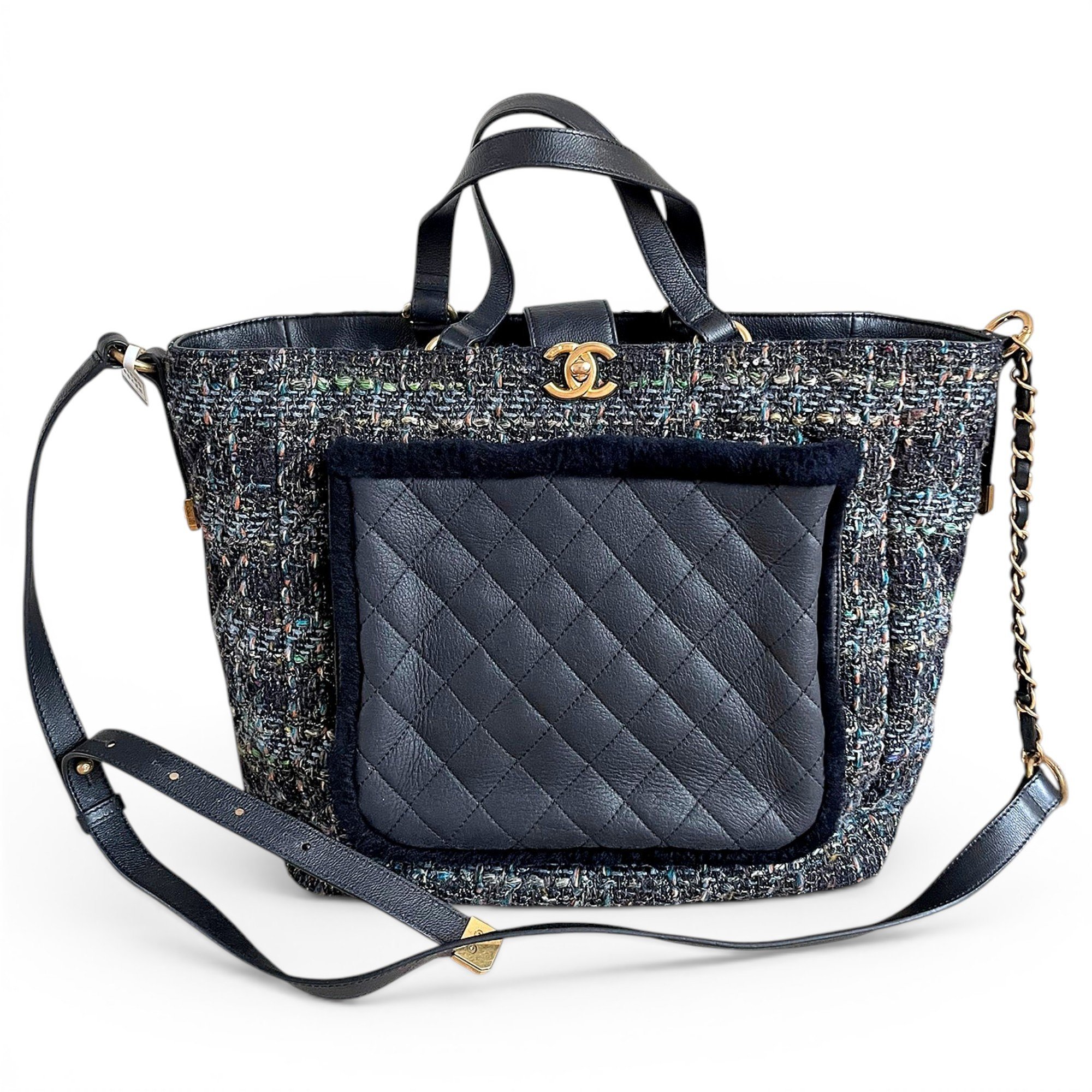 Classic CC Shopping tweed tote