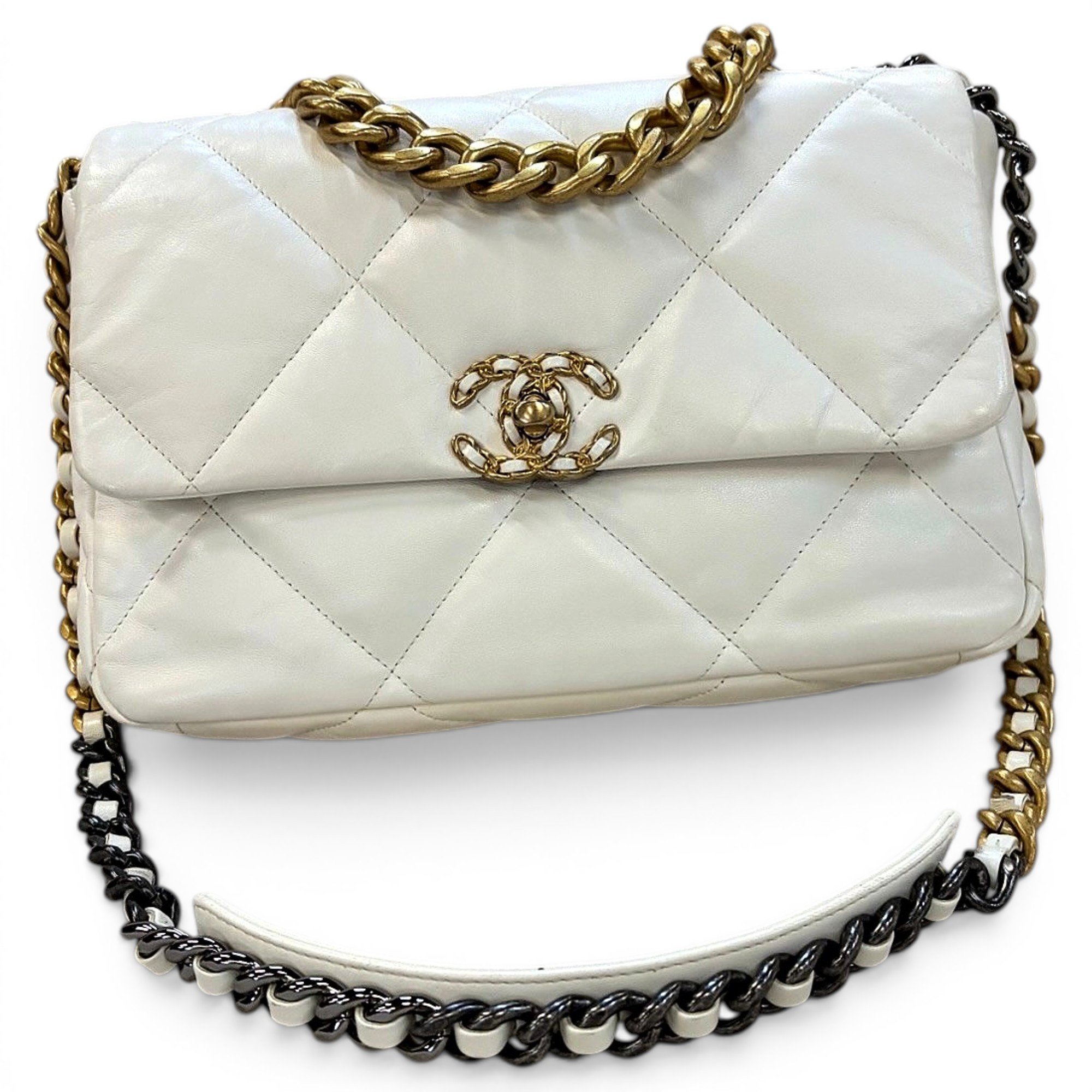 Chanel 19 leather handbag