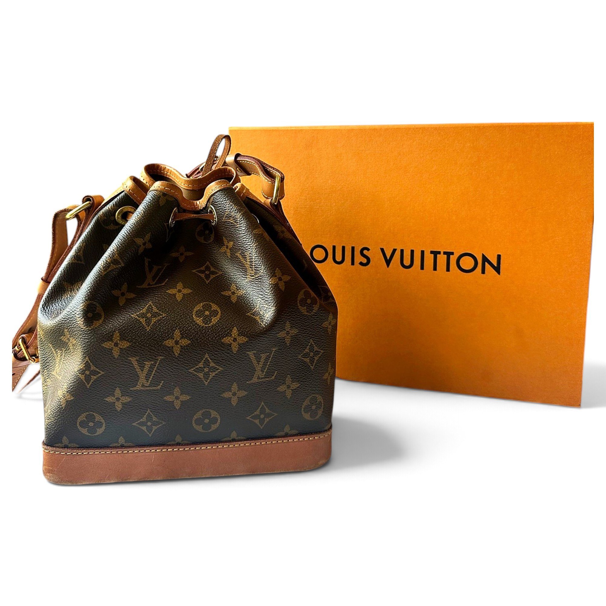 Noé leather handbag