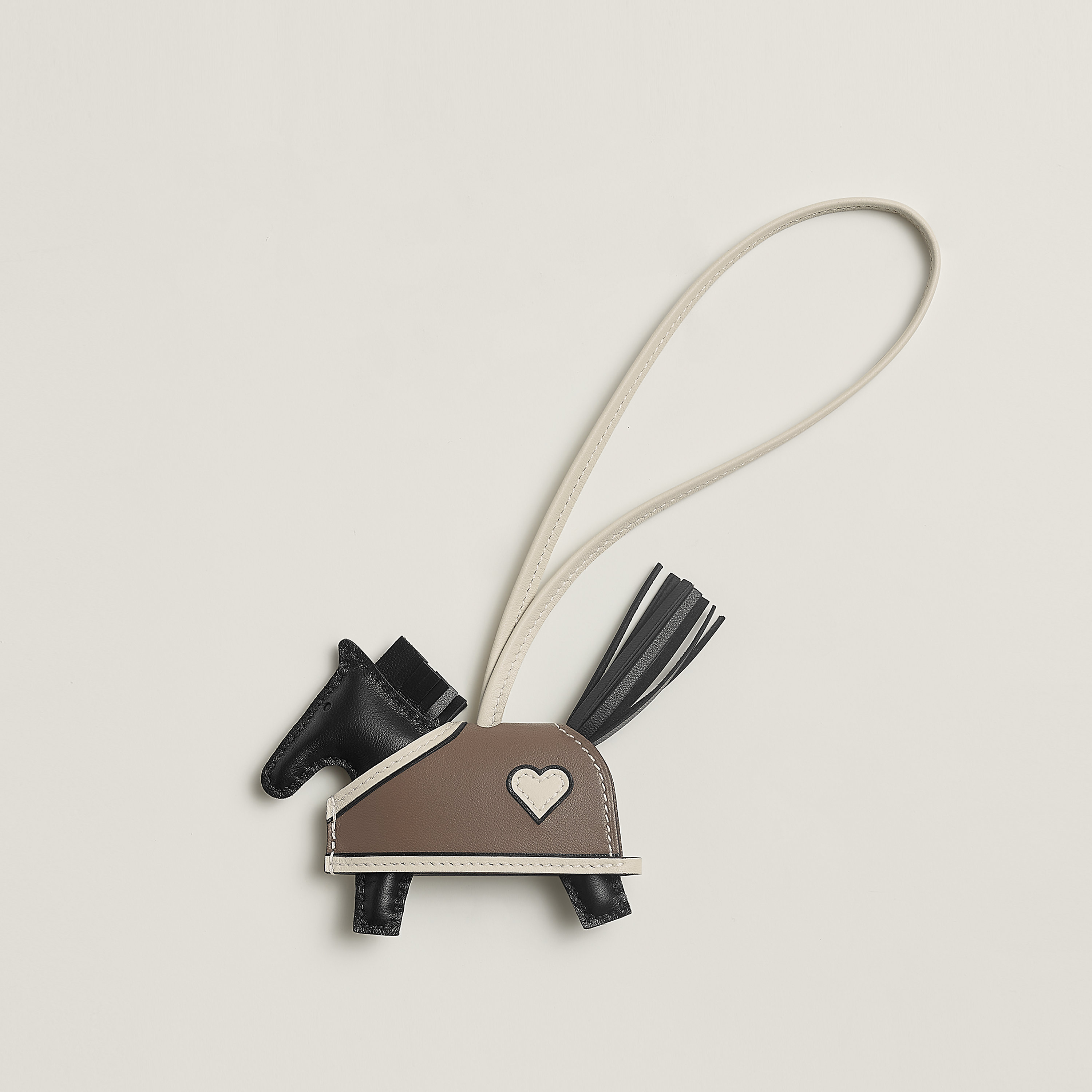 Rodeo Robeo Coeur Pm Charm