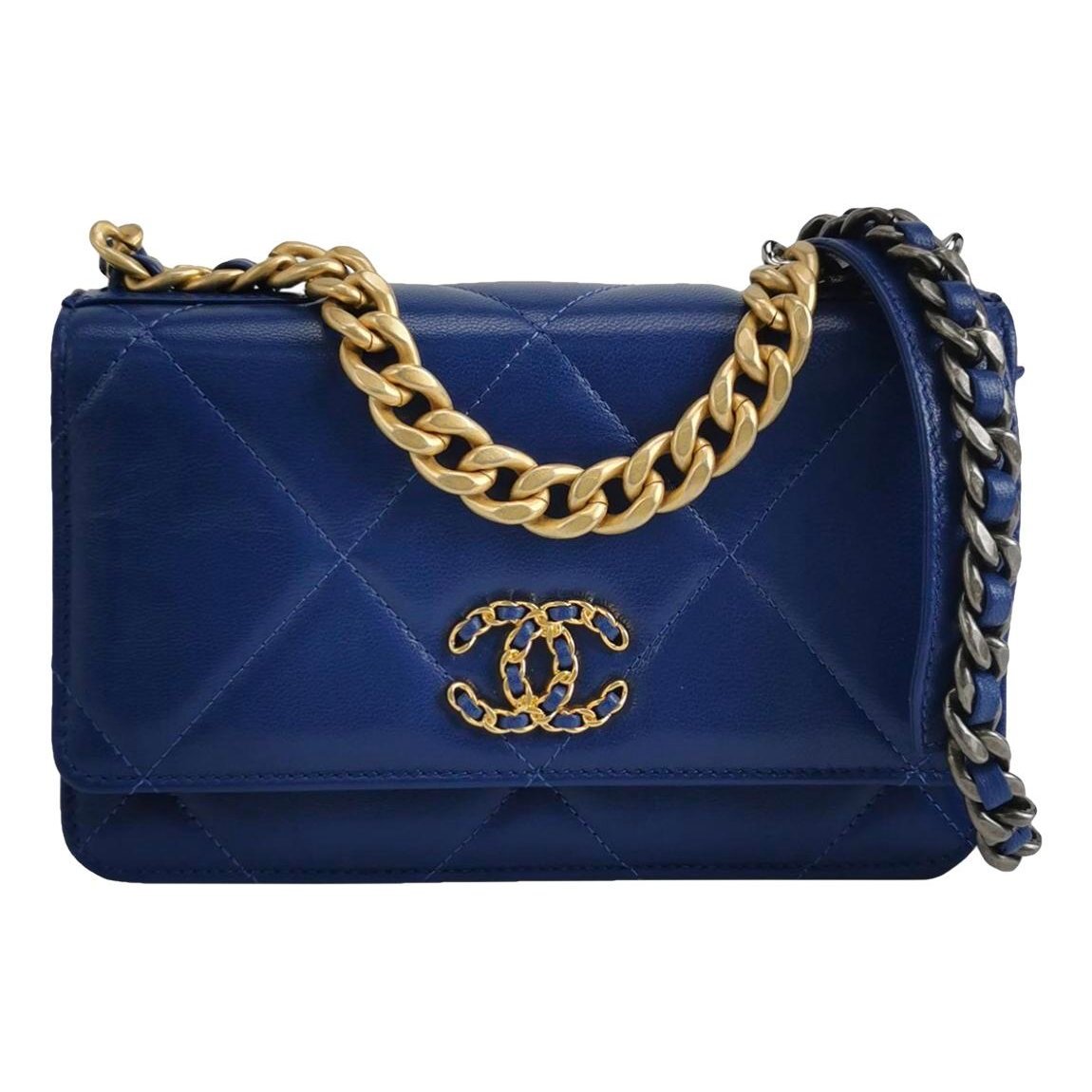 Chanel 19 leather handbag