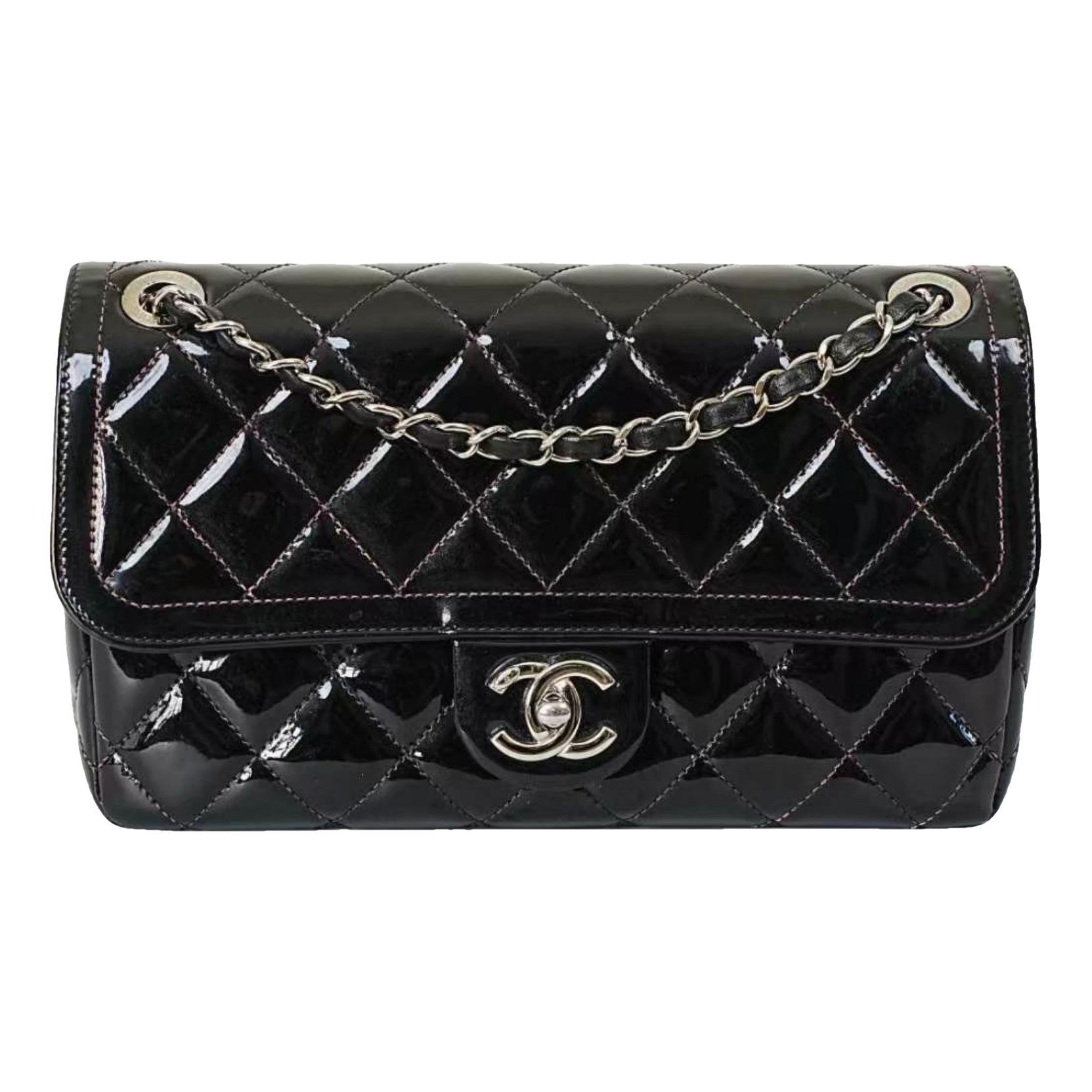 Timeless/Classique patent leather crossbody bag