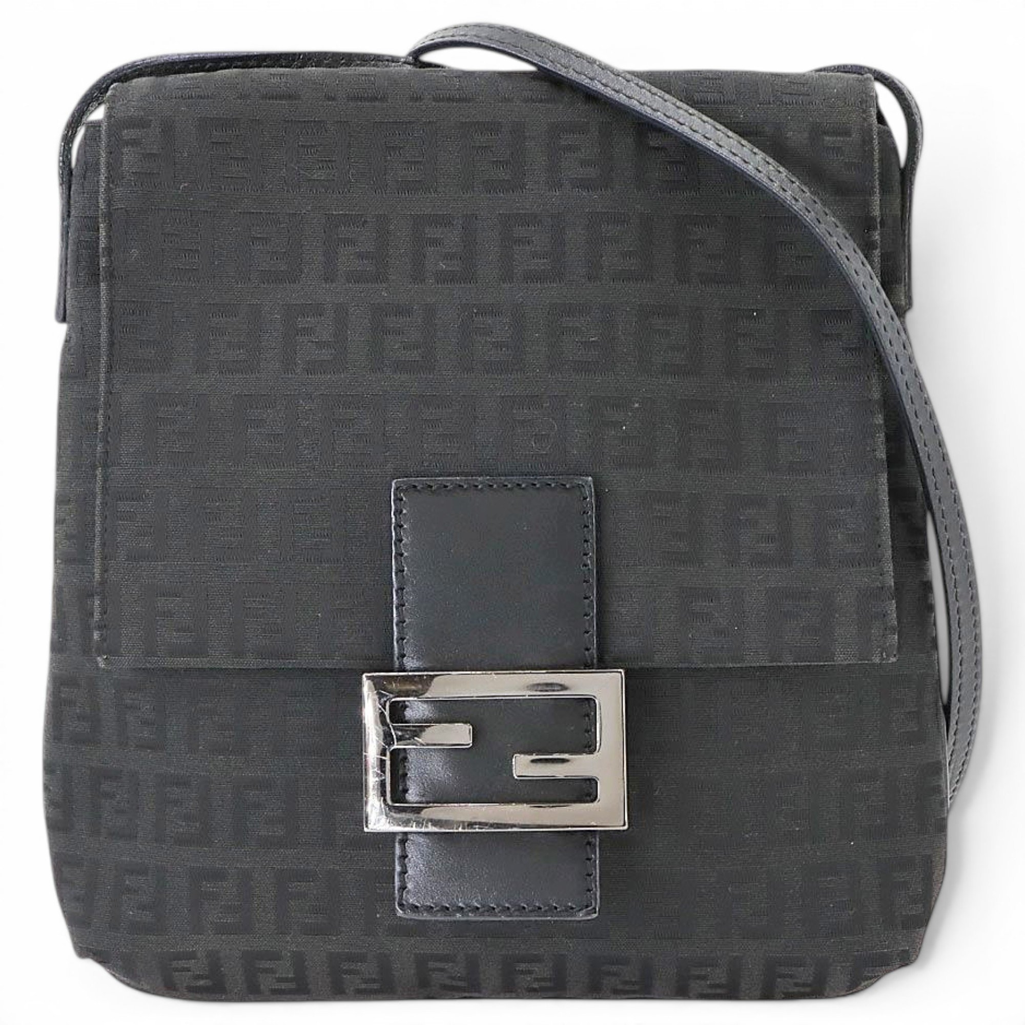 Pocket leather handbag