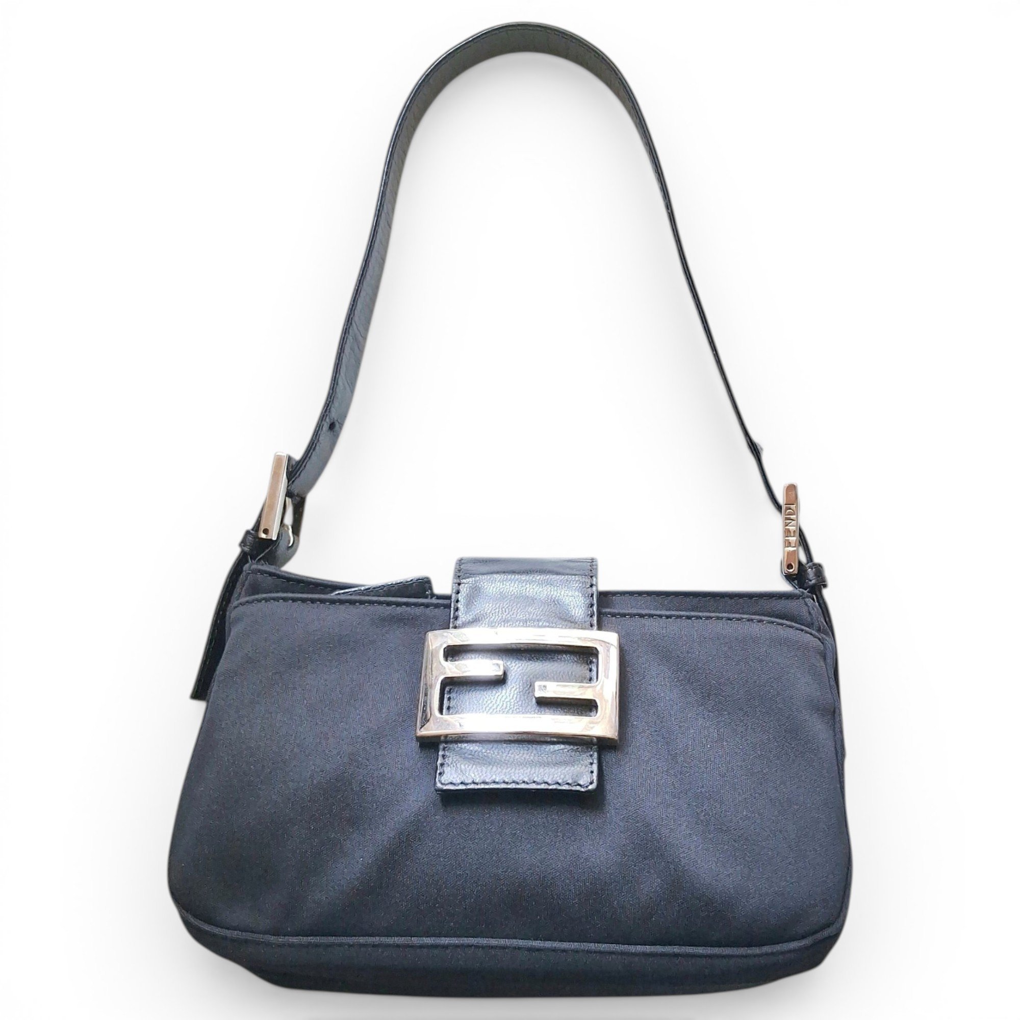 Baguette cloth handbag