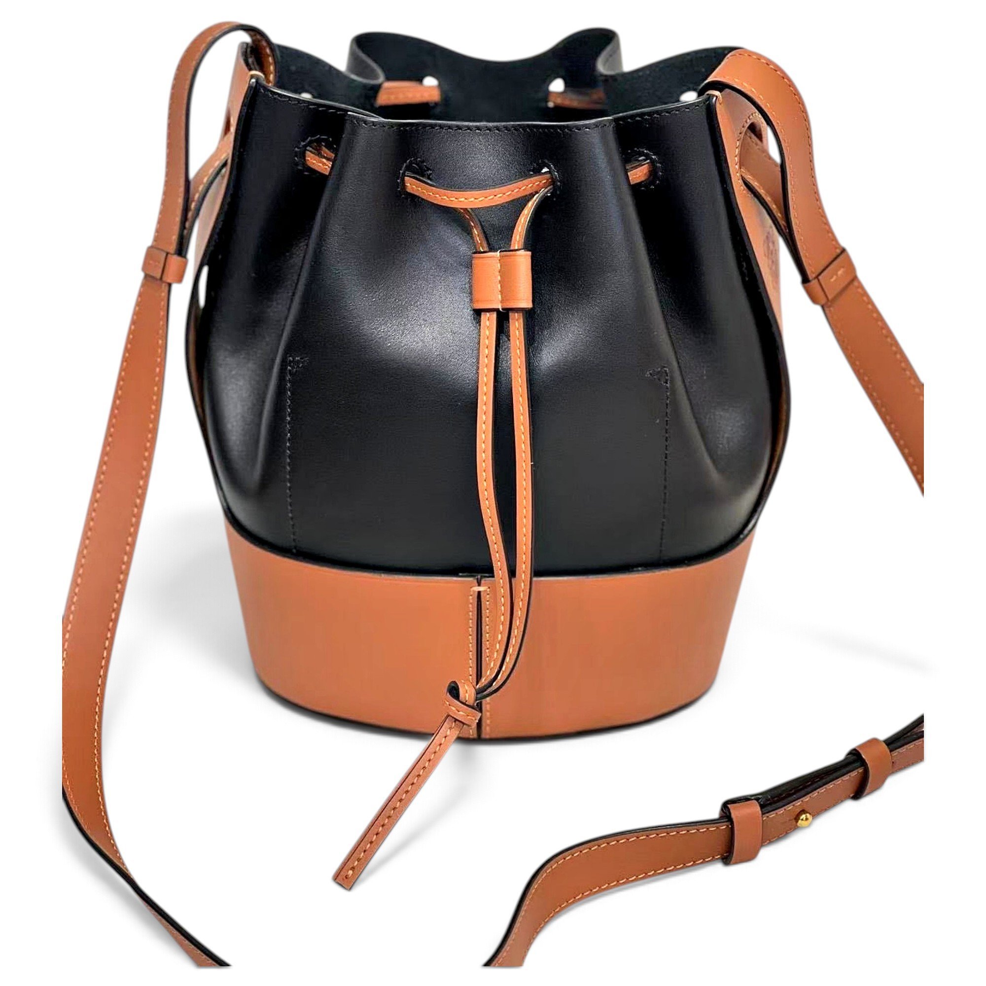 Balloon leather handbag
