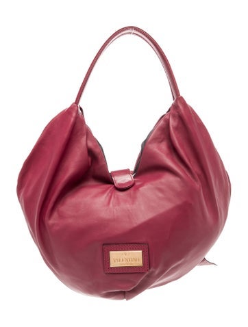 Signature Shoulder Bag