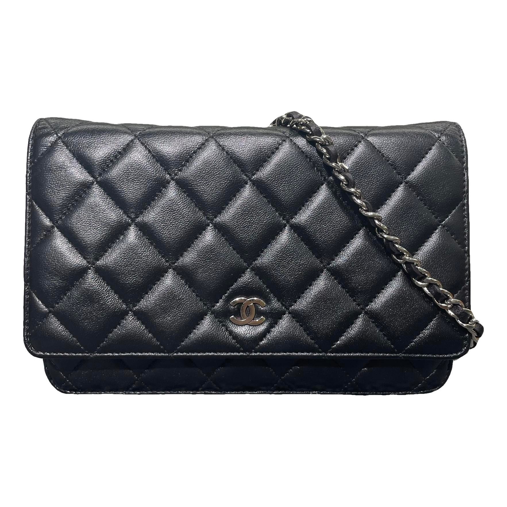 Wallet On Chain Timeless/Classique leather crossbody bag