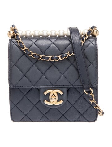 Small Chic Pearls Flap Bag