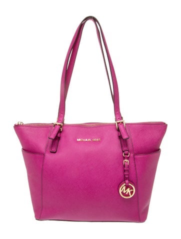 Signature Shoulder Bag