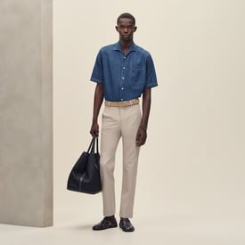 Short-sleeve straight cut shirt with notched collar