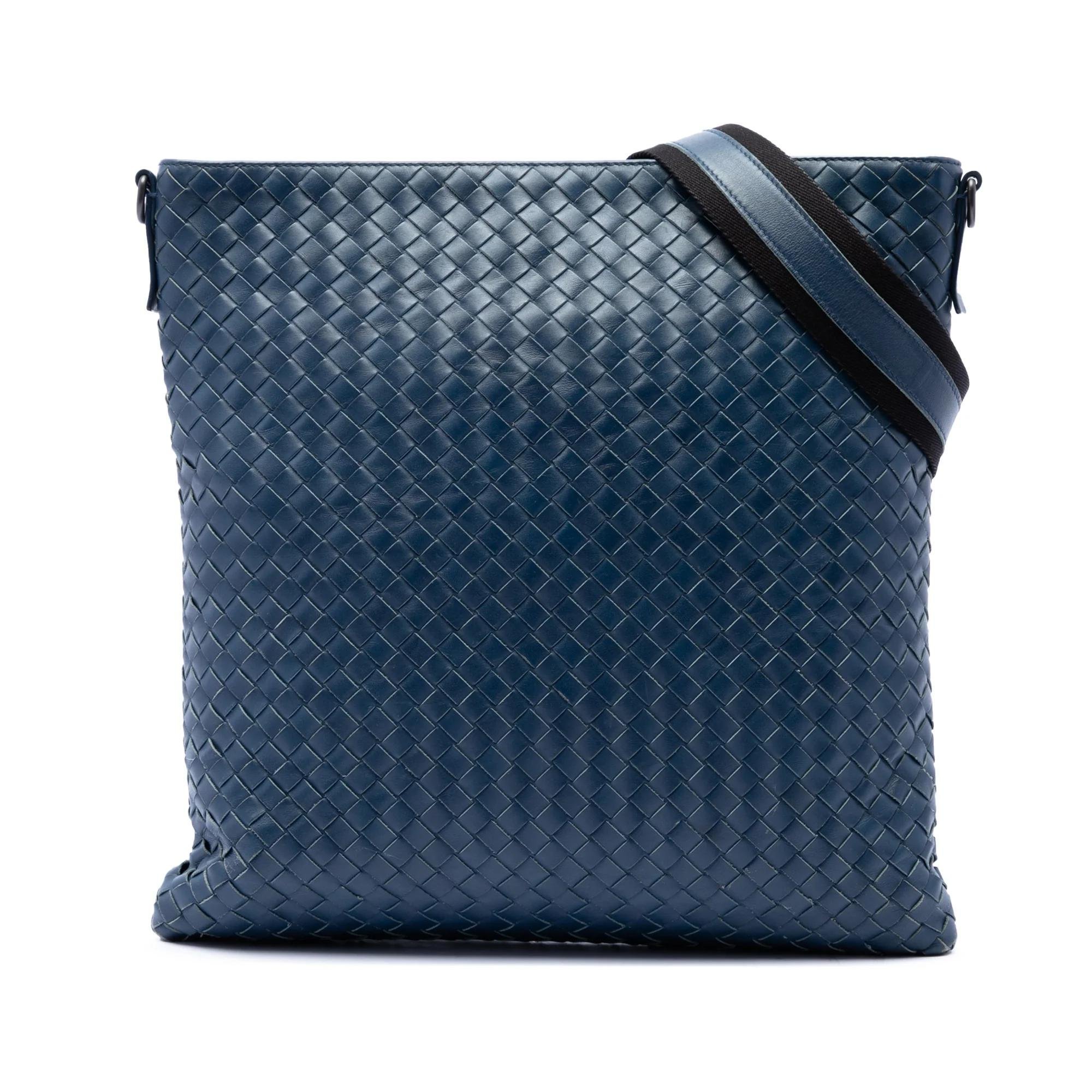 Veneta leather crossbody bag