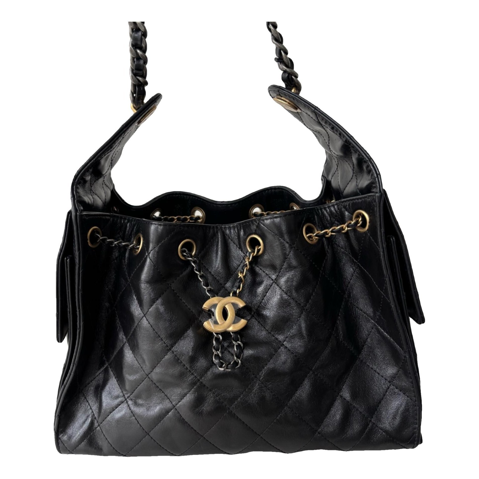 Chanel 25 leather crossbody bag