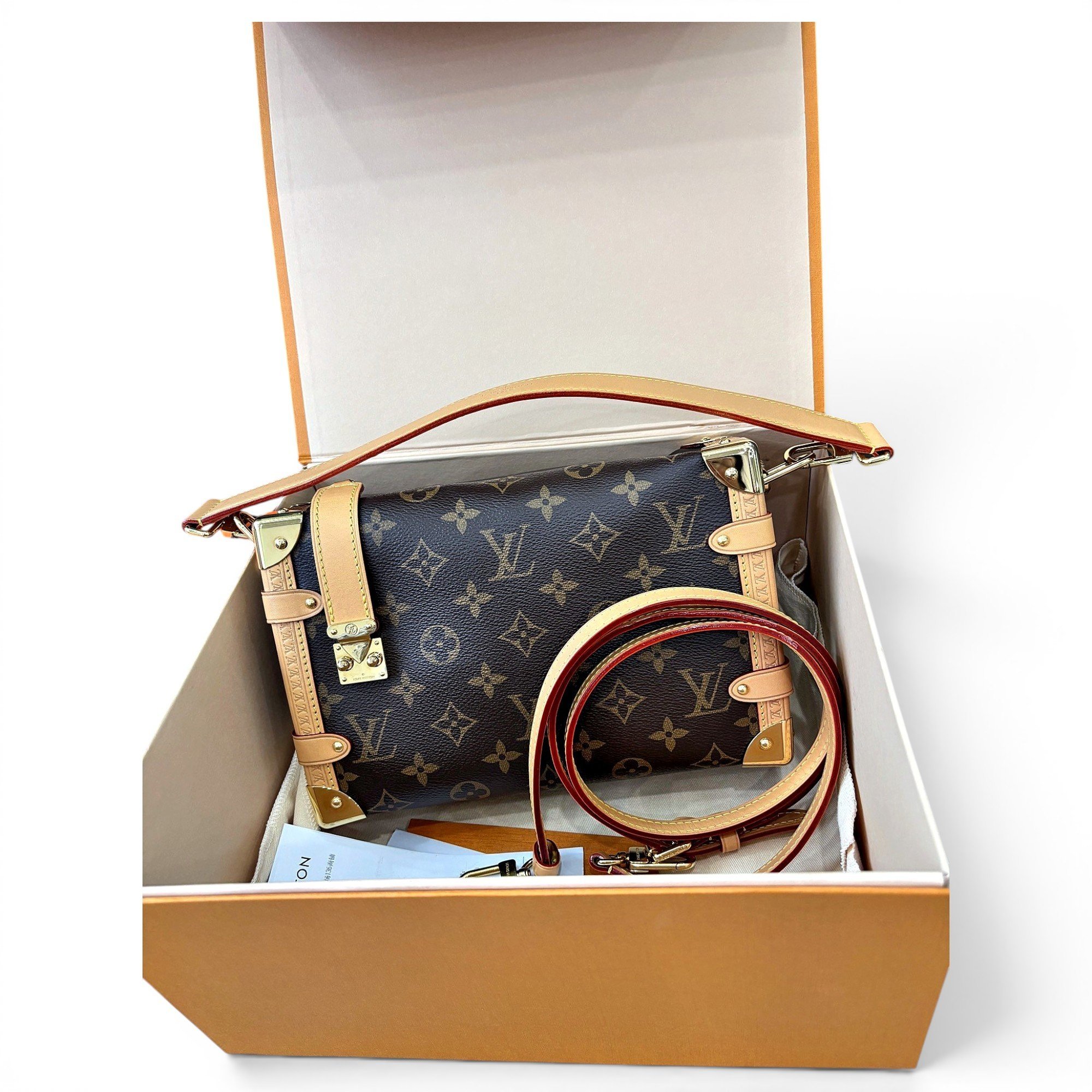 Side Trunk leather handbag