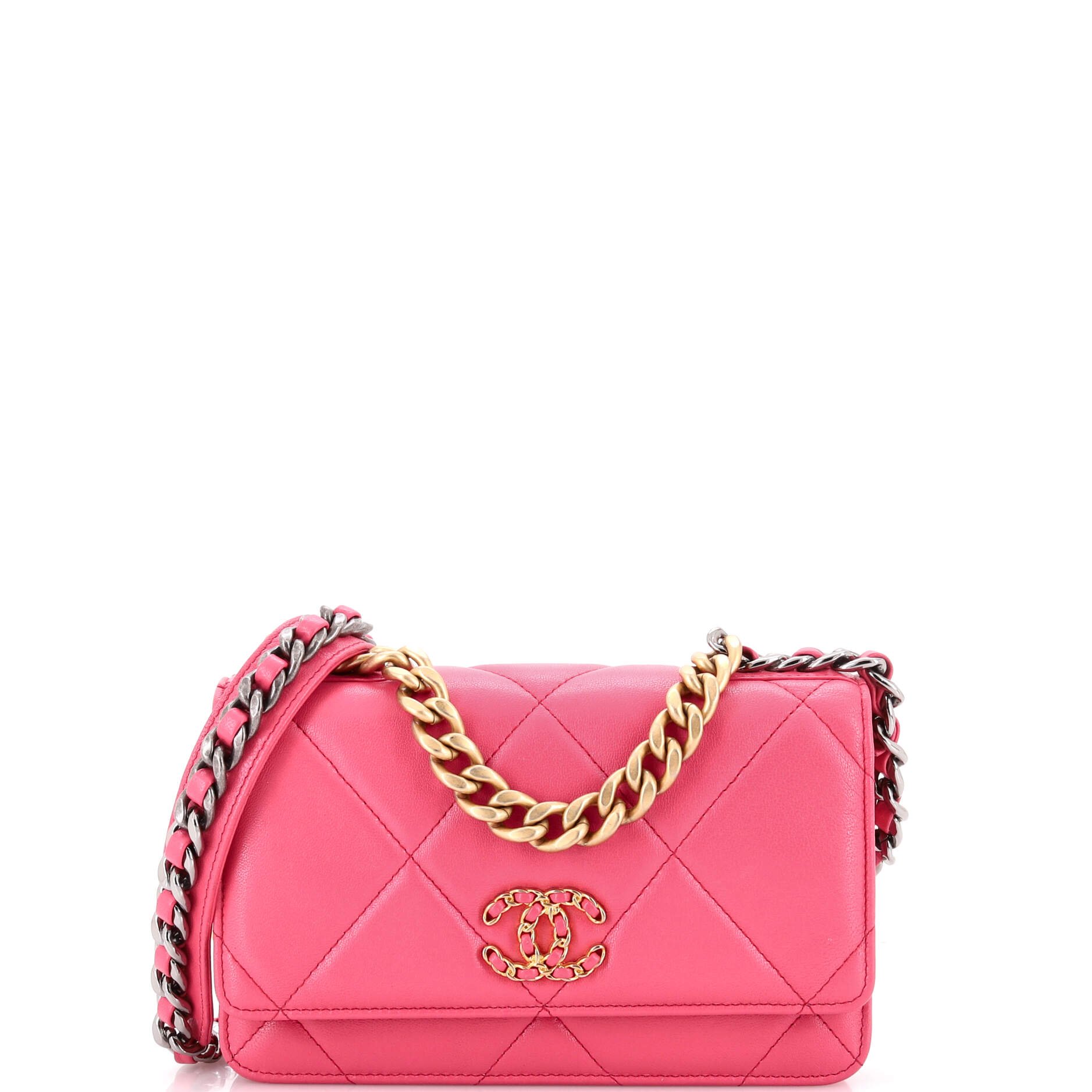 19 Wallet on Chain Quilted Lambskin