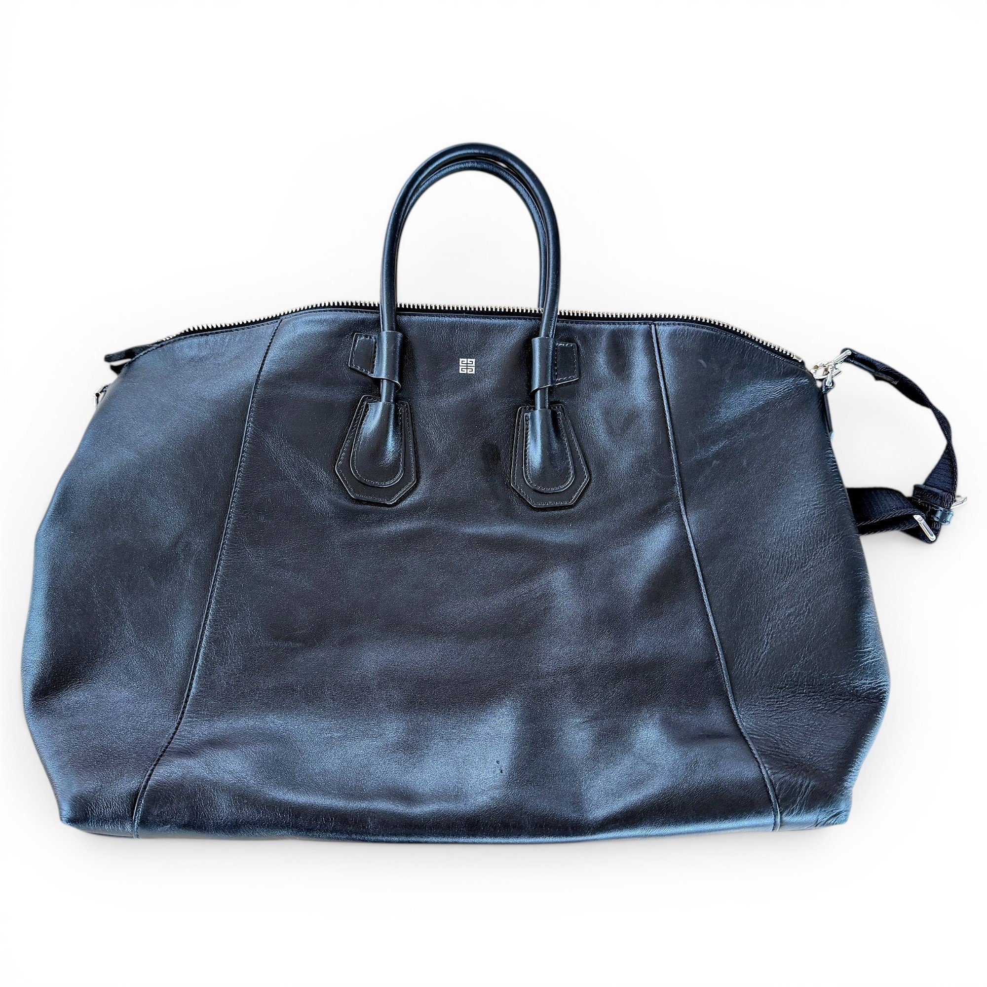 Leather travel bag