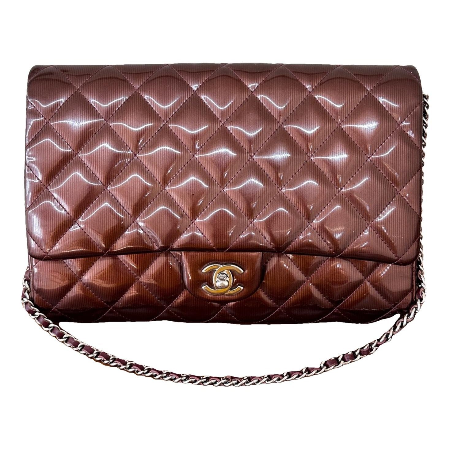 Timeless/Classique patent leather crossbody bag
